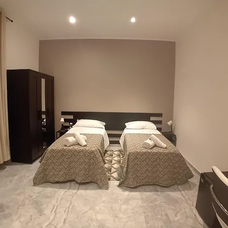 Rolando 20b Guest house